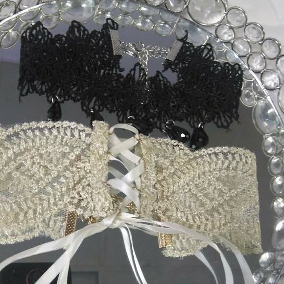 Lace Choker - Picture 4 of 4
